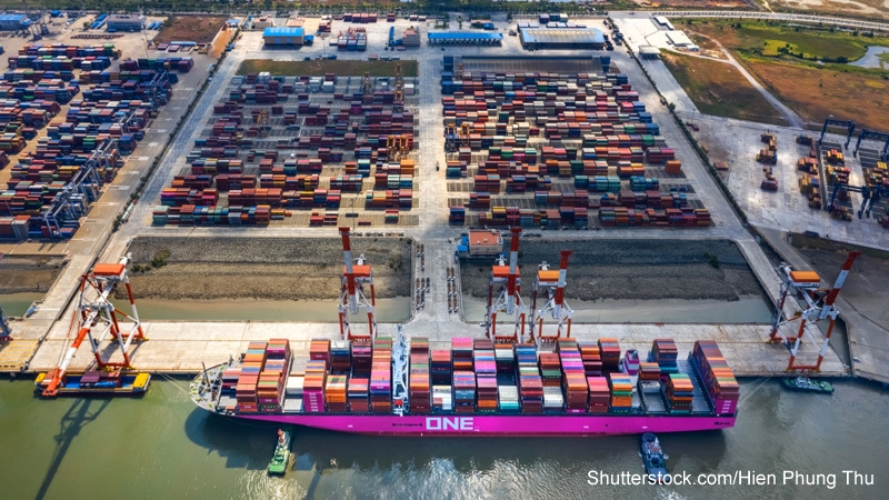 Photo: The port of Ho Chi Minh City: Outbreak outlaws outflow of Vietnamese goods. (Shutterstock.com/Hien Phung Thu)