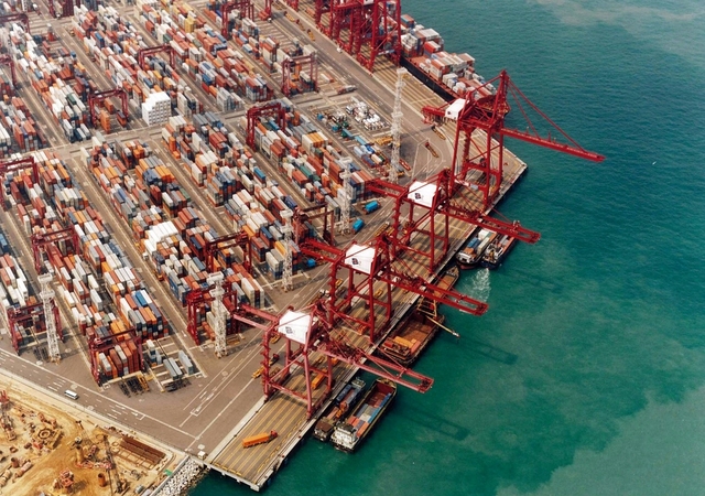 相片: 葵涌9号货柜码头是AECOM在香港的众多基础设施项目之一。