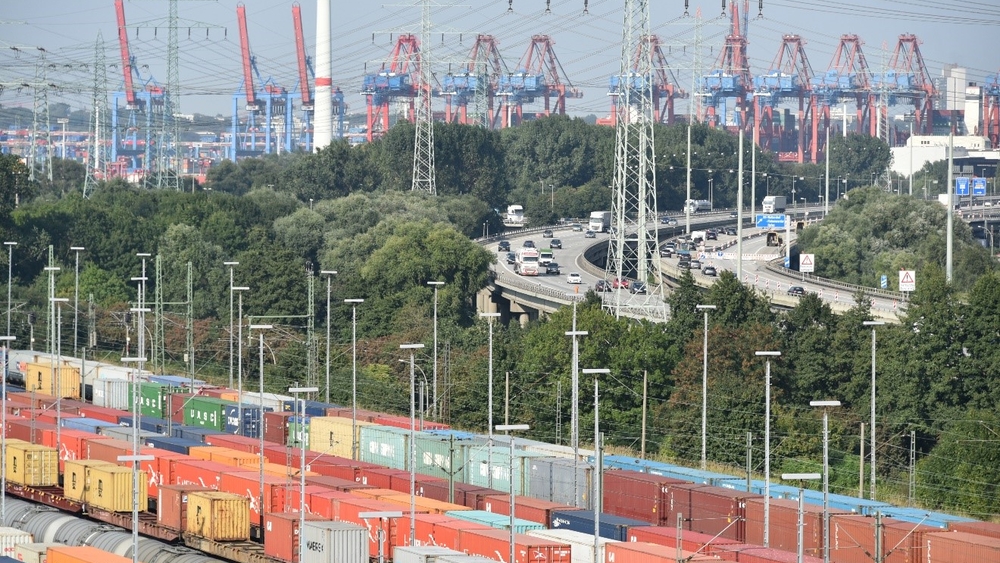 相片: 汉堡港：连接西欧、东欧和中国的重要枢纽。图片提供：HHM / Annette Krüger