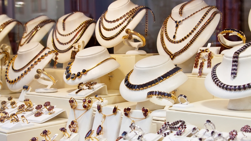 The sale jewellery market