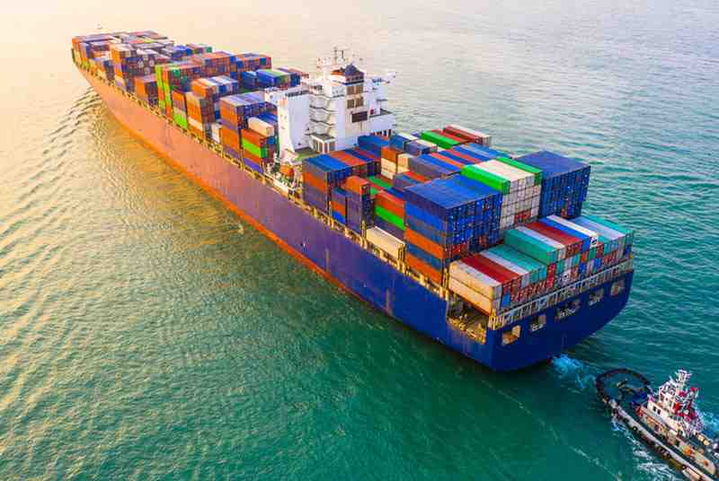 Photo: Hong Kong provides convenient and efficient cargo transhipment services.