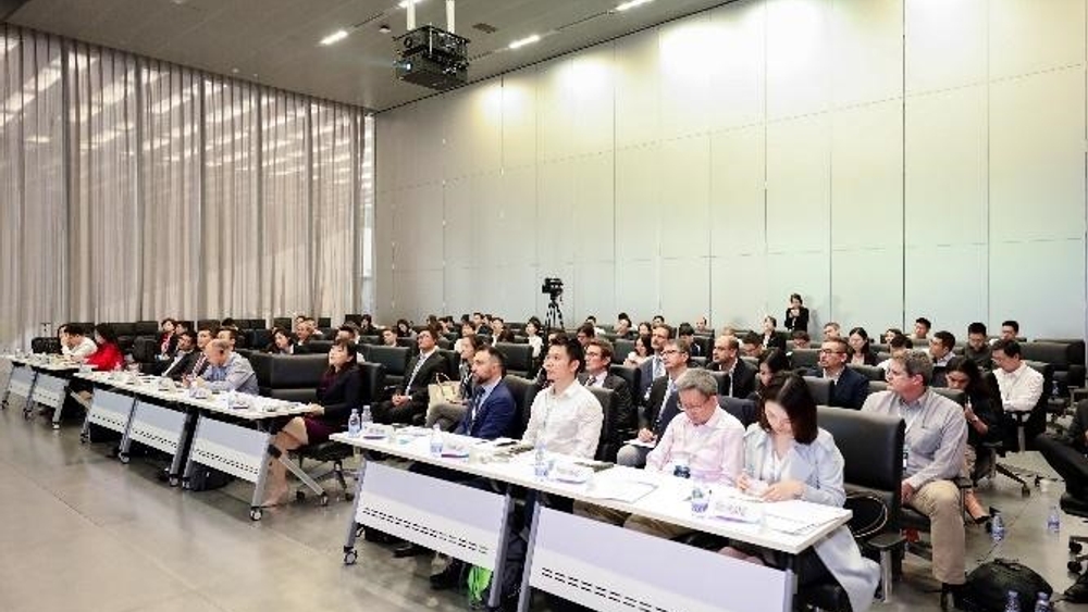 相片: The Floor的邵加在与Intesa Sanpaolo以及伦敦证券交易所共同举办的全球深科技项目路演上发言。(1)