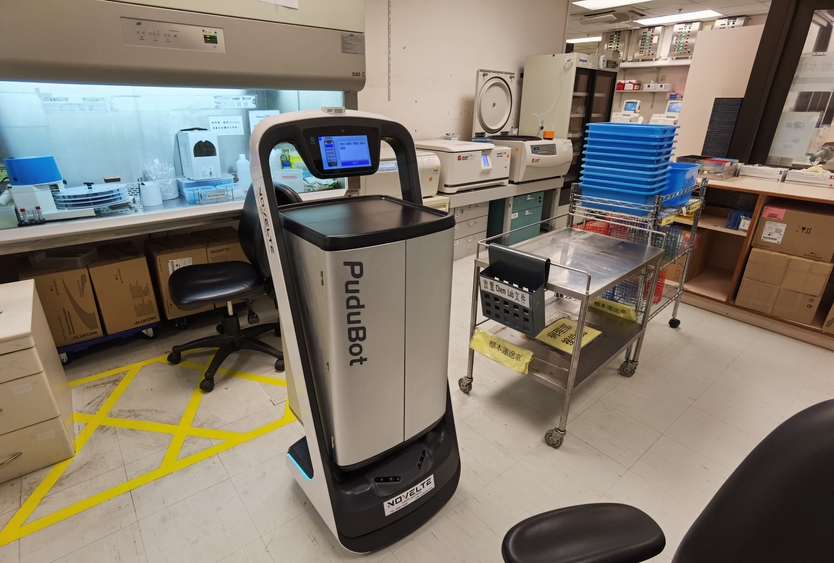 相片：在新冠肺炎肆虐下，Novelte Robotics的機械人獲「錄取」於伊利沙白醫院提供送餐服務。