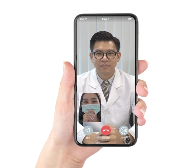 Photo: With the DrGo app, one can consult a doctor without leaving home