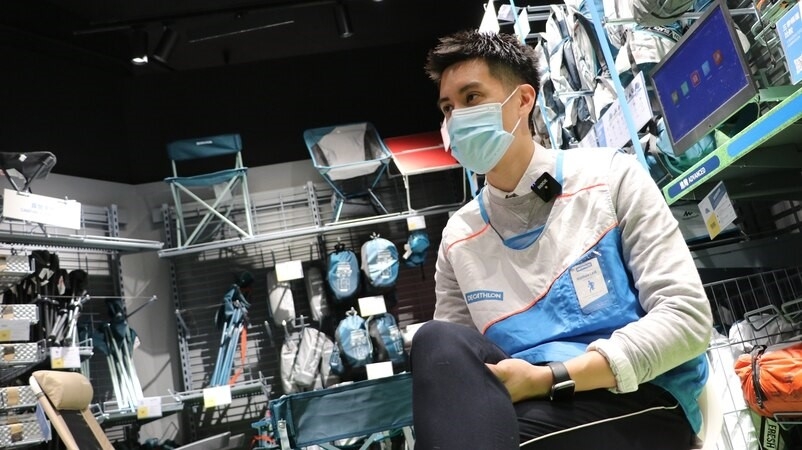 相片: 迪卡侬香港市场部总监林欣乔。图片来源：苹果日报