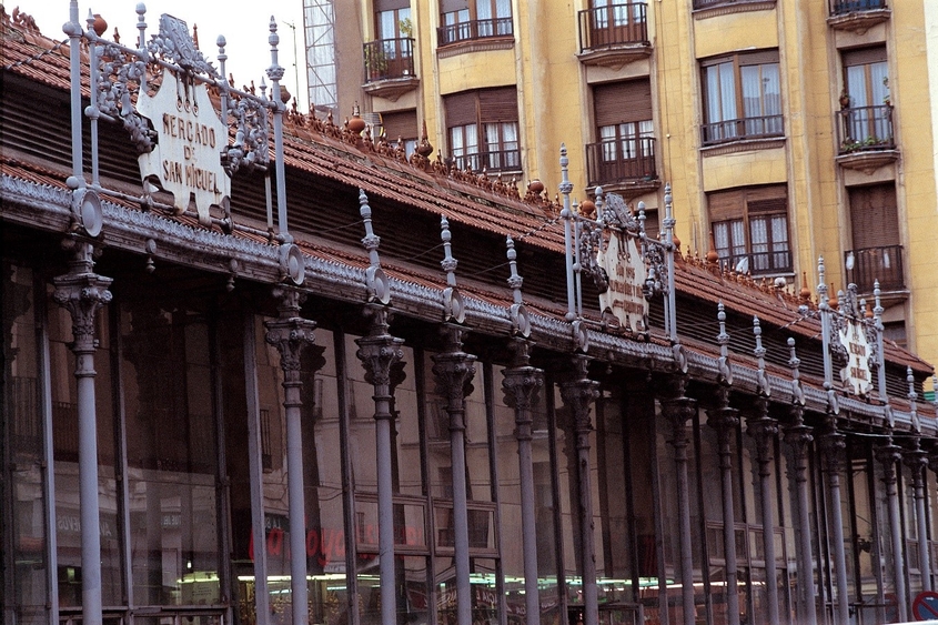 相片: 圣米格尔市场(Mercado de San Miguel)位处马德里市中心，是搜罗西班牙美食的必到之处。相片来源：西班牙投资促进局/Blanca Berlin