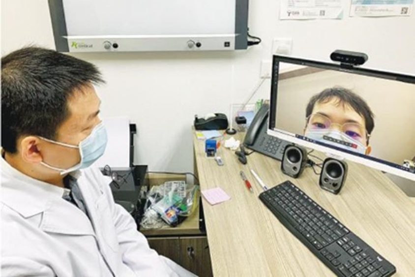 相片: 中大醫院利用視像會議軟件，為病人提供安全、保密的遙距診症及支援服務。