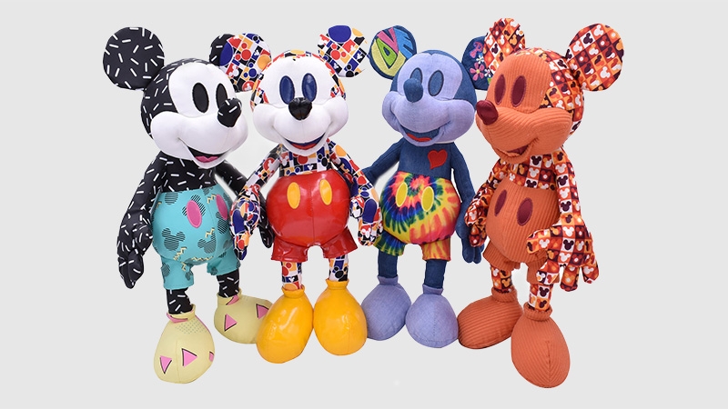 相片:檀雨玩具与迪士尼合作，推出主攻内地市场的彩色米奇(Mickey)公仔。