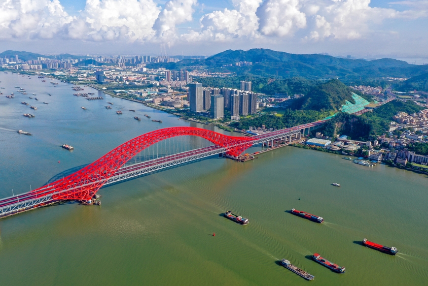 相片：明珠灣大橋 (相片由廣州市南沙經濟技術開發區投資促進局提供)。
