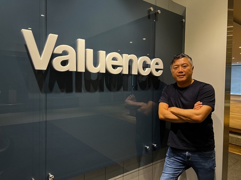 Photo: S.Muguruma, COO of Valuence Holdings Japan