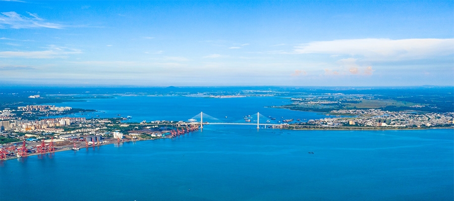 图中为2014年通车,连接洋浦经济开发区和儋州滨海地区的洋浦跨海大桥